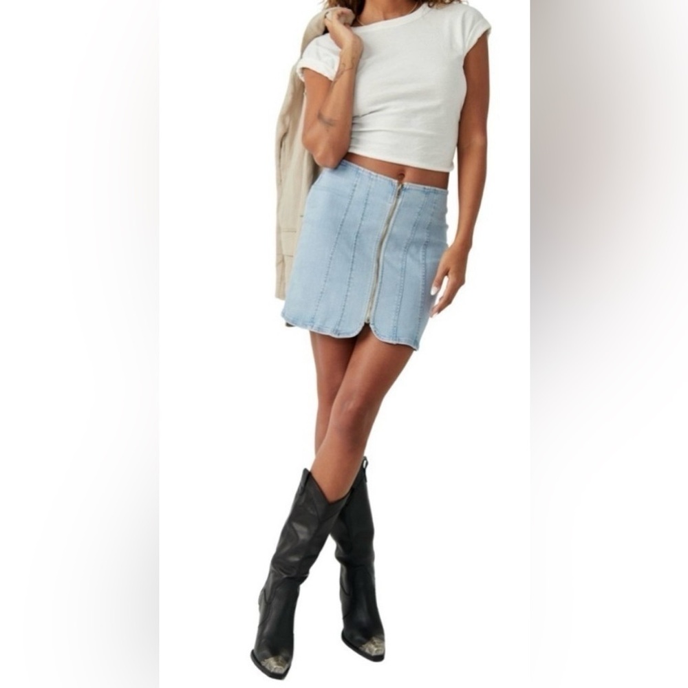 NWT FREE PEOPLE LAYLA DENIM MINI SKIRT SIZE 2